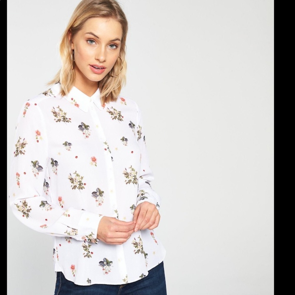 ✨NWT!✨ Ted Baker London Simma Oracle Blouse